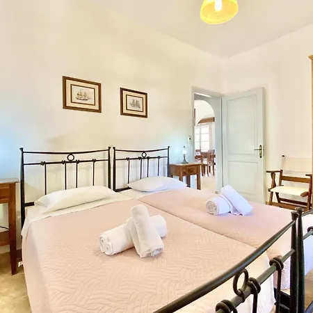 Kostas Estate With Private Pool By Dadovillas Villa Astrakeri