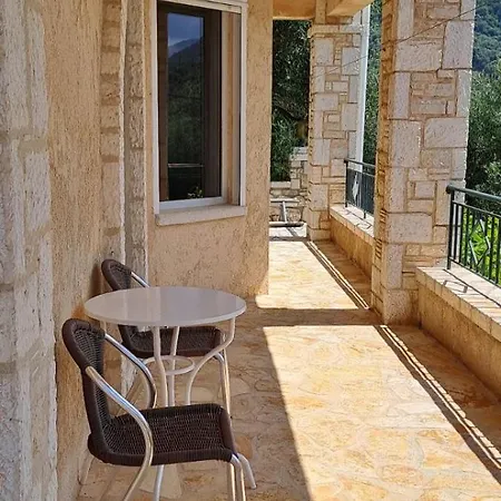 Agapi Holiday House Lodge