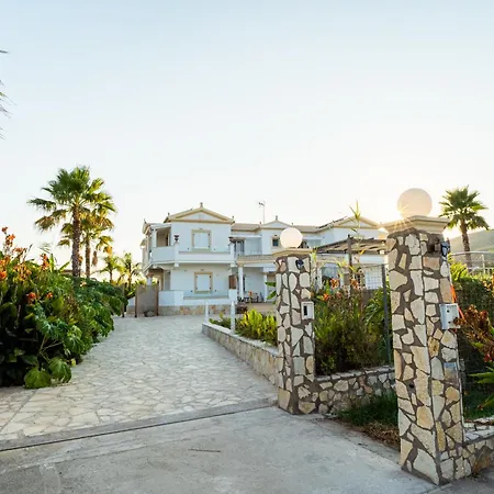 Ferienhaus τhalasso Palace Homes *