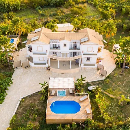 τhalasso Palace Homes Petrití