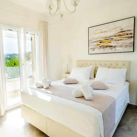Ferienhaus τhalasso Palace Homes *
