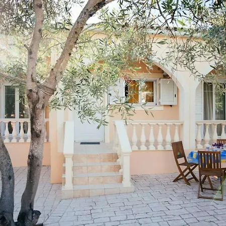 Private At The Holiday home Halikounas