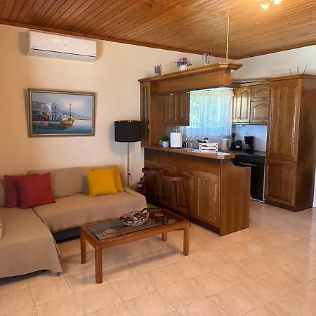 Holiday home Blue Horizon Mpoukaris