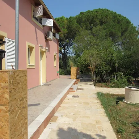 Holiday home Catherine's Maisonette *