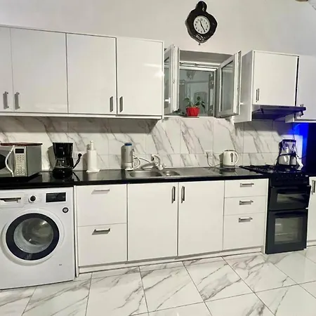 Holiday home Art House Pagoi Sleeps 6 Parking 5 Min To Beach *