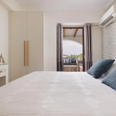 Logas Hill - Situated Close To Sunset Logas Beach- Peroulades Villa Peroulades (Corfu)