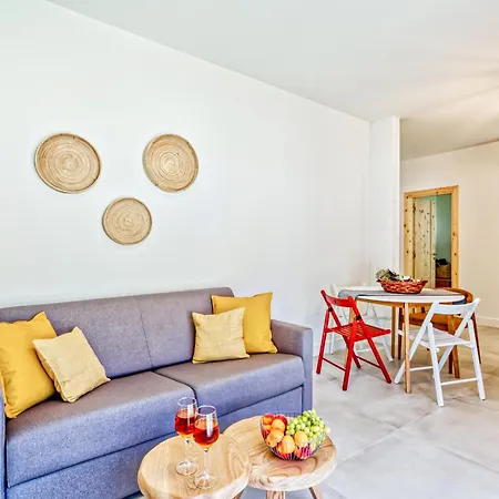 Kumquart Estate- Bergamot Lodge