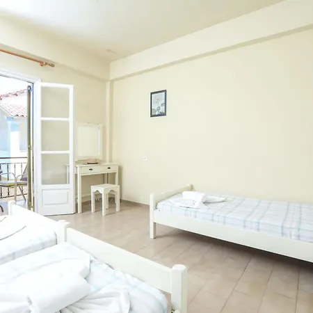Aparthotel The Mayflower & 2*