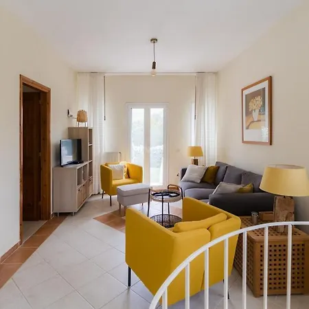 Tulip House Pool In Corfu Poulades