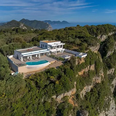 Clifftop Villa *