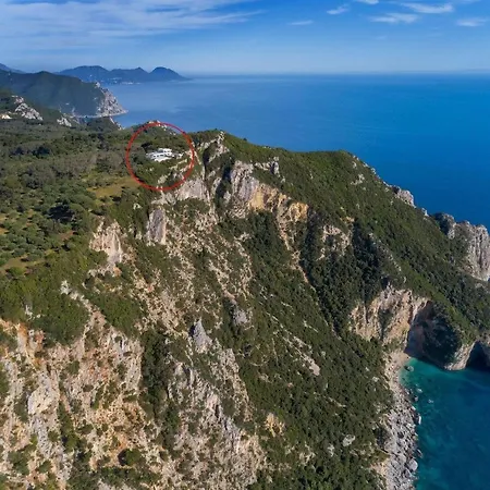 Clifftop * Giannades