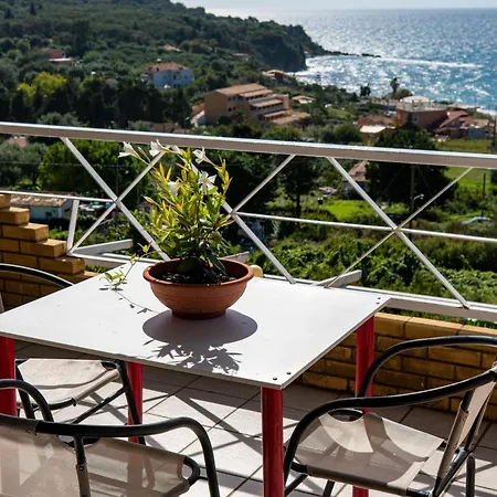 Varagoulis Giannis & Lenas Paramonas (Corfu)