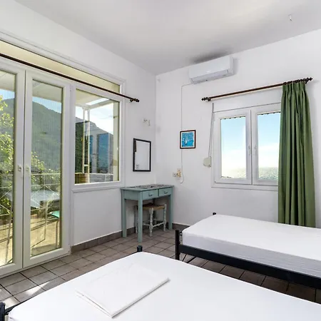 Varagoulis Giannis & Lenas Apartment
