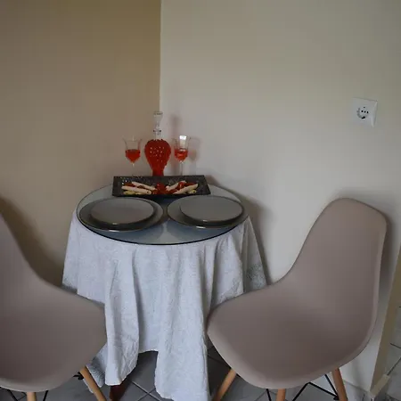 Kostas Apartment Vitaládes