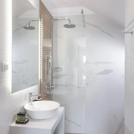 Angelina's Family Apartment *