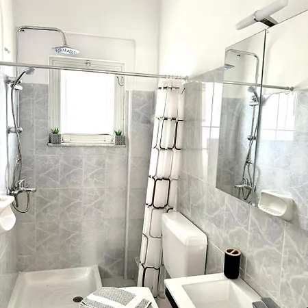 Marina Studios Aparthotel 2*