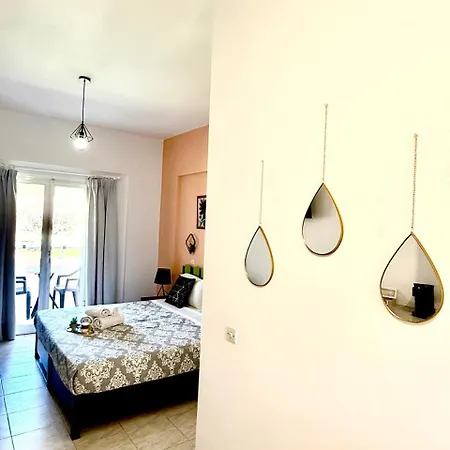 Marina Studios Aparthotel