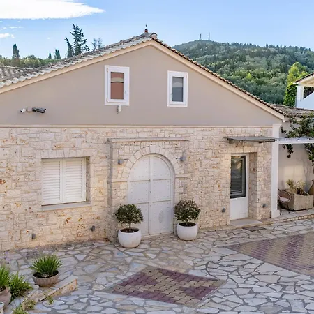 Loulass Village Aparthotel *