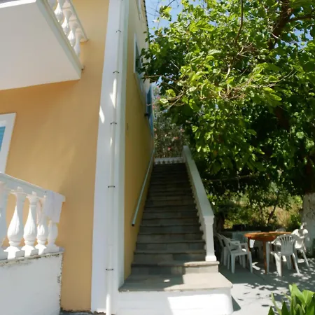 Vania Gardenos * Vitaládes