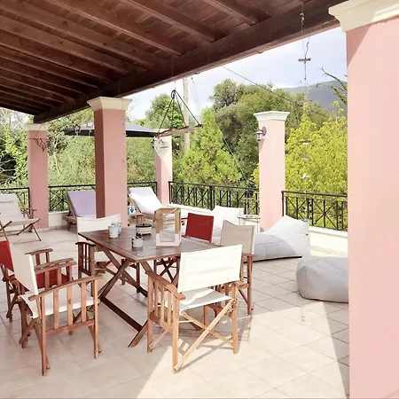 Valia Seaside Villa *