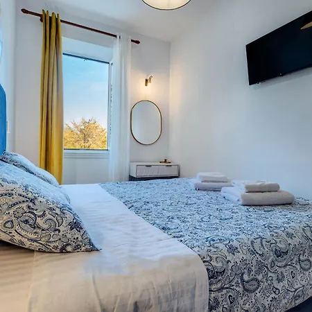 Royal View - Corfu Town Apartment