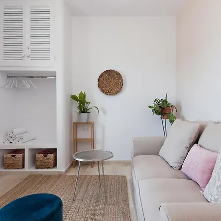 Reana Elegant By Konnect, Apartment Barbati