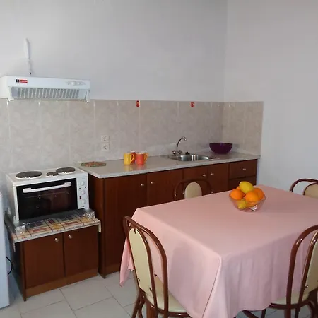 Skyline Apartment *
