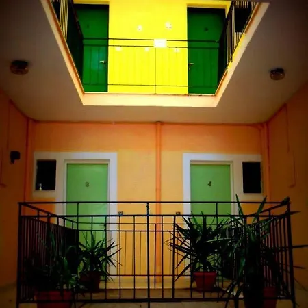 Hostel Comfy Ipsos