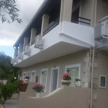 Aparthotel Alexandros *
