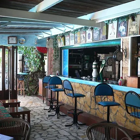 Aparthotel Alexandros *