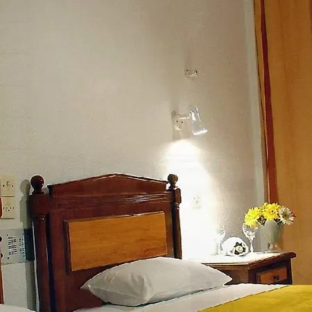 Hotel Golden Sands 3*