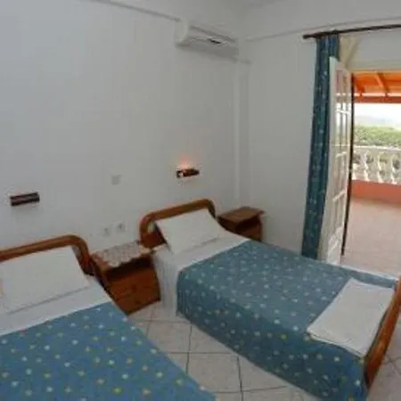 Leonidas Apartment