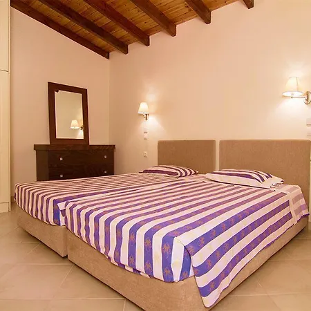 Athina 4* Mesongi