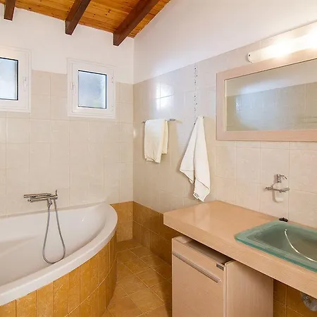 Athina Hotel 4*