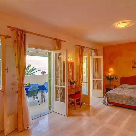 Athina 4*