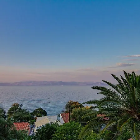 Athina Hotel Mesongi