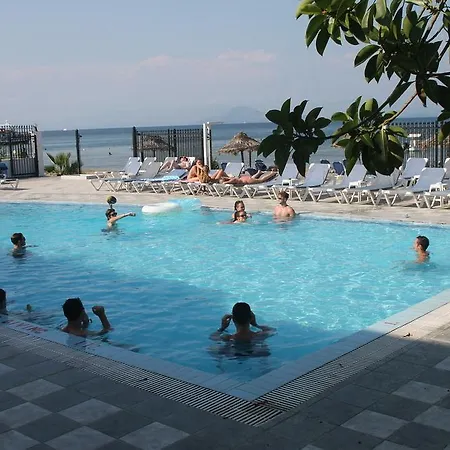 Ammos Aparthotel 2*