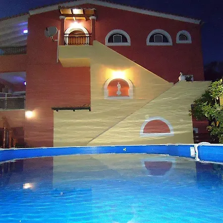 Almyra & Aparthotel 3*