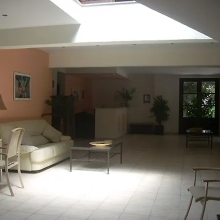 Annaliza Aparthotel