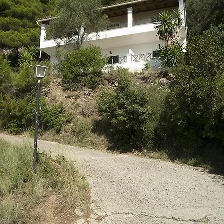 Apartment Yaliskari