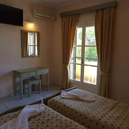 Aparthotel Matoula 3*
