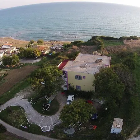 Kostas Apartment *