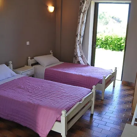 Family Studios Aparthotel *