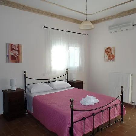 Eleni Apartment *