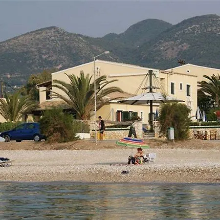 Front Salvanos 2* Acharavi (Corfu)