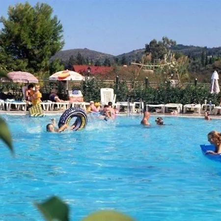 Matoula Aparthotel 3*