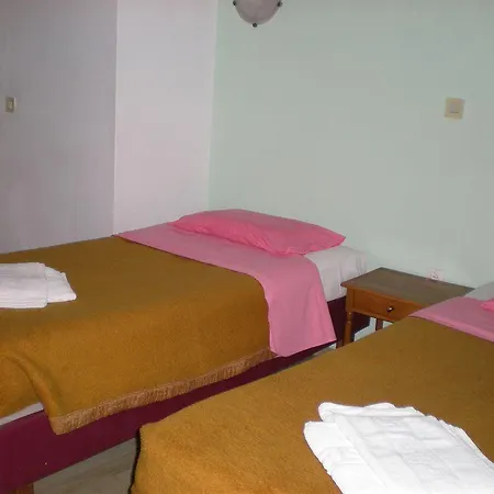 Argo Pool & Bar Aparthotel 2*
