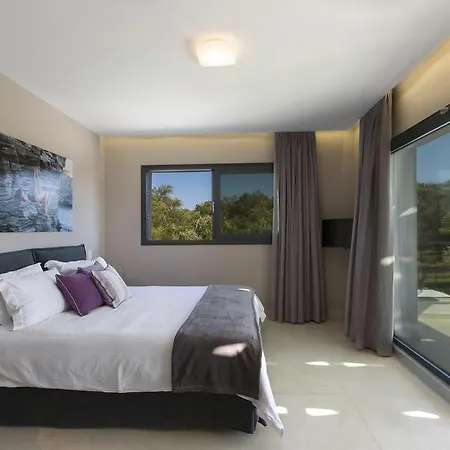 Villa Almyra *