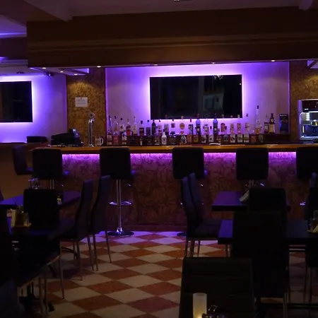 Aparthotel Angelina & 3*