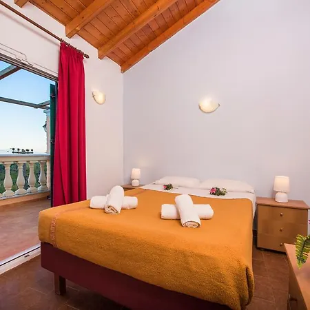 Aparthotel Argo Pool & Bar 2*